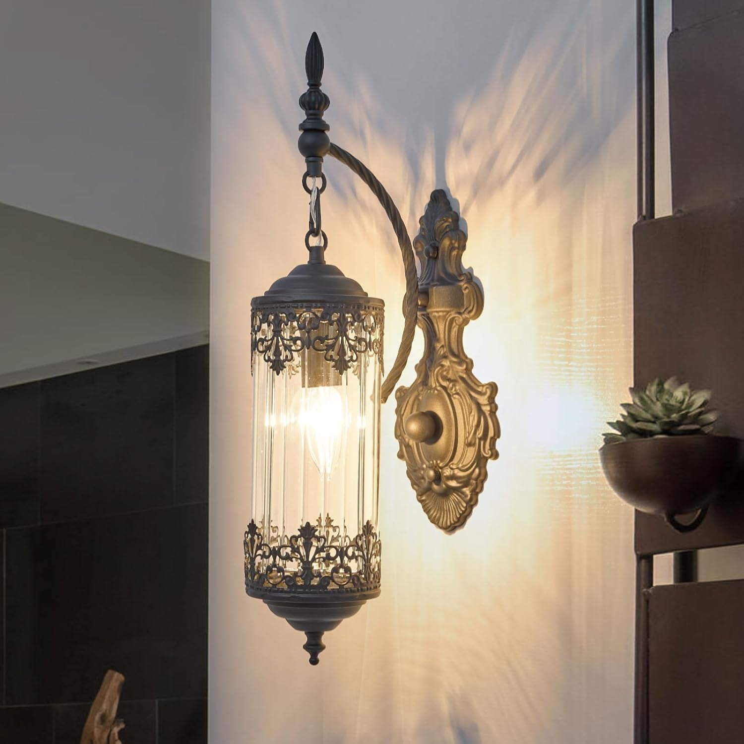 The Spooky Chic Candleholder That Always Rings Twice: A Vintage Flare for Your Dark Alleyway!